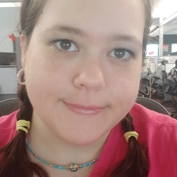 Meet your Posher, Ginny - Picture 2 of 3